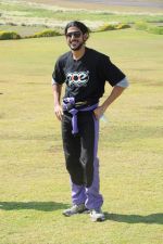 Farhan Akhtar at Aamby Valley skydiving event in Lonavla, Mumbai on 4th Dec 2012 (51).JPG
